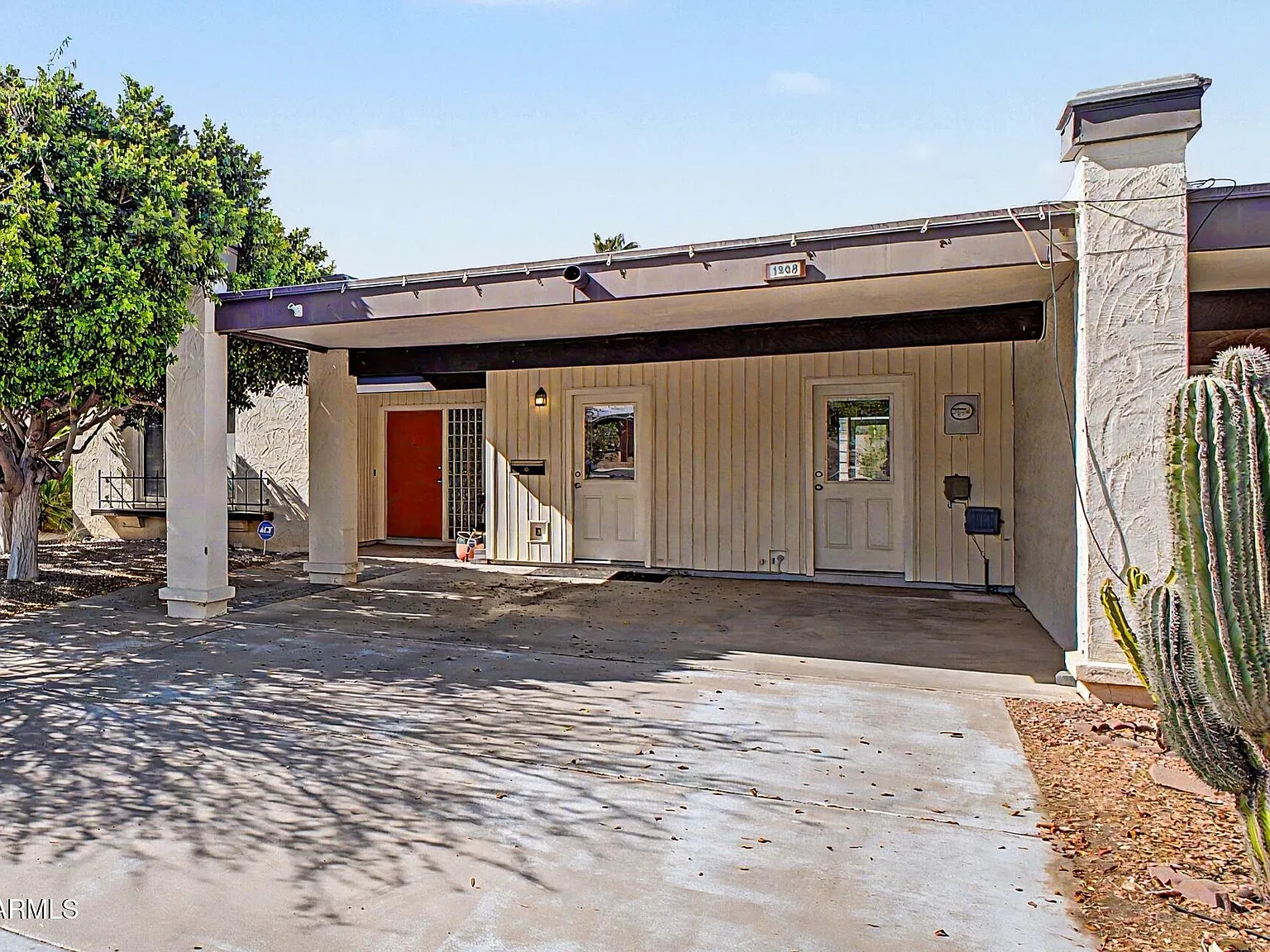 3 bed, 2.0 bath, 1539 sqft, $2,300 — Photo 1
