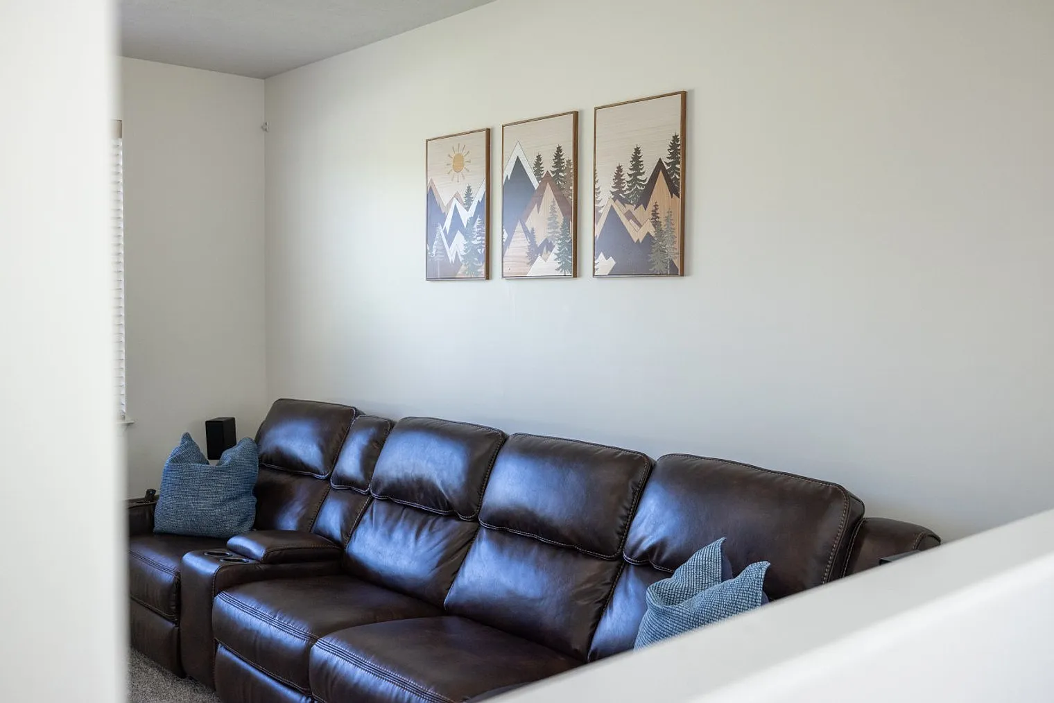 5 bed, 3.0 bath, 699 sqft, $9,015 — Photo 4