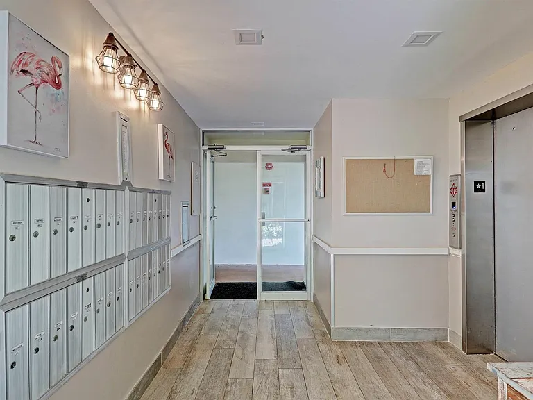 1820 New Palm Way #201 — Photo 24