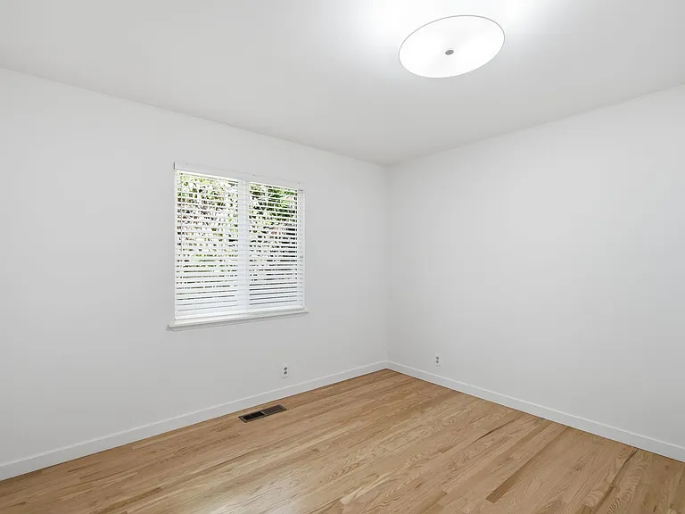 1537 Dana Ave — Photo 29