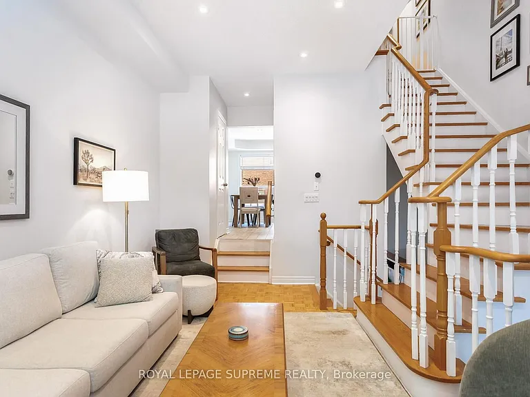 16 Lightbourn Ave — Photo 10