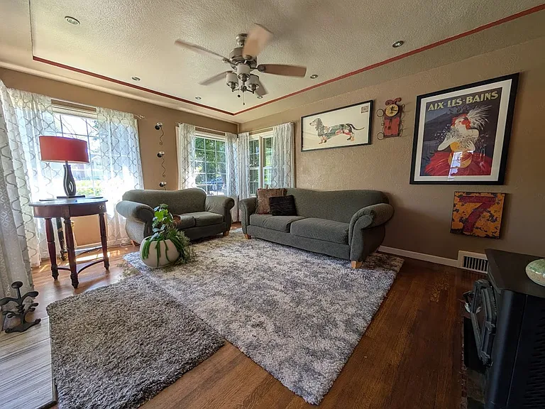 1317 14th Ave — Photo 1