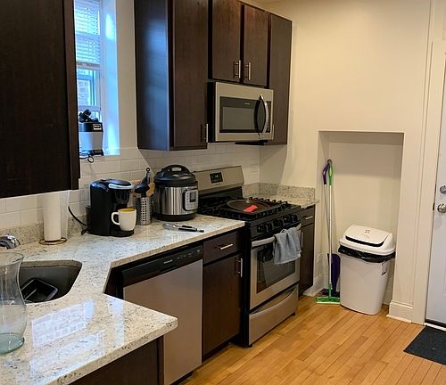 5th image of 3319 W Catalpa Ave #2