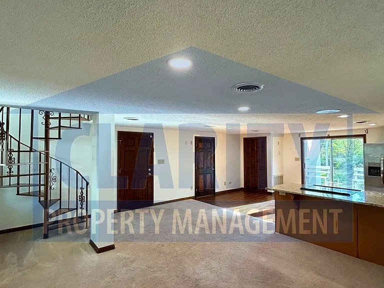 912 Fairmont Ave NW — Photo 16