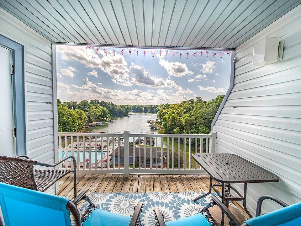 1st image of 1089 Bluewater Dr Unit 304