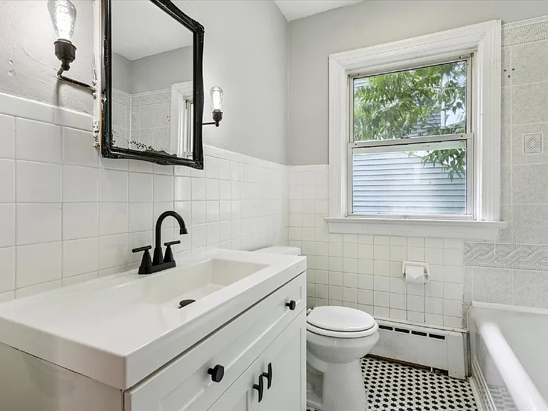 2913 Sir Walter Ln — Photo 12