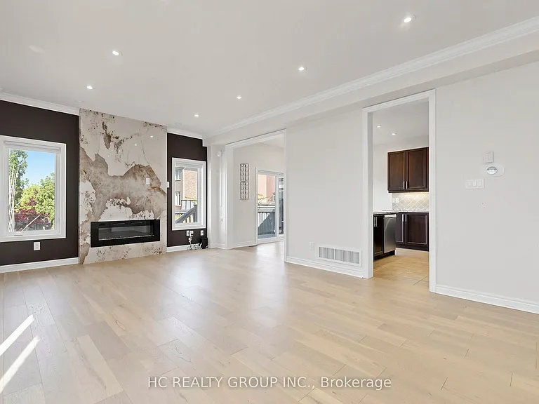 465 Woodspring Ave — Photo 6