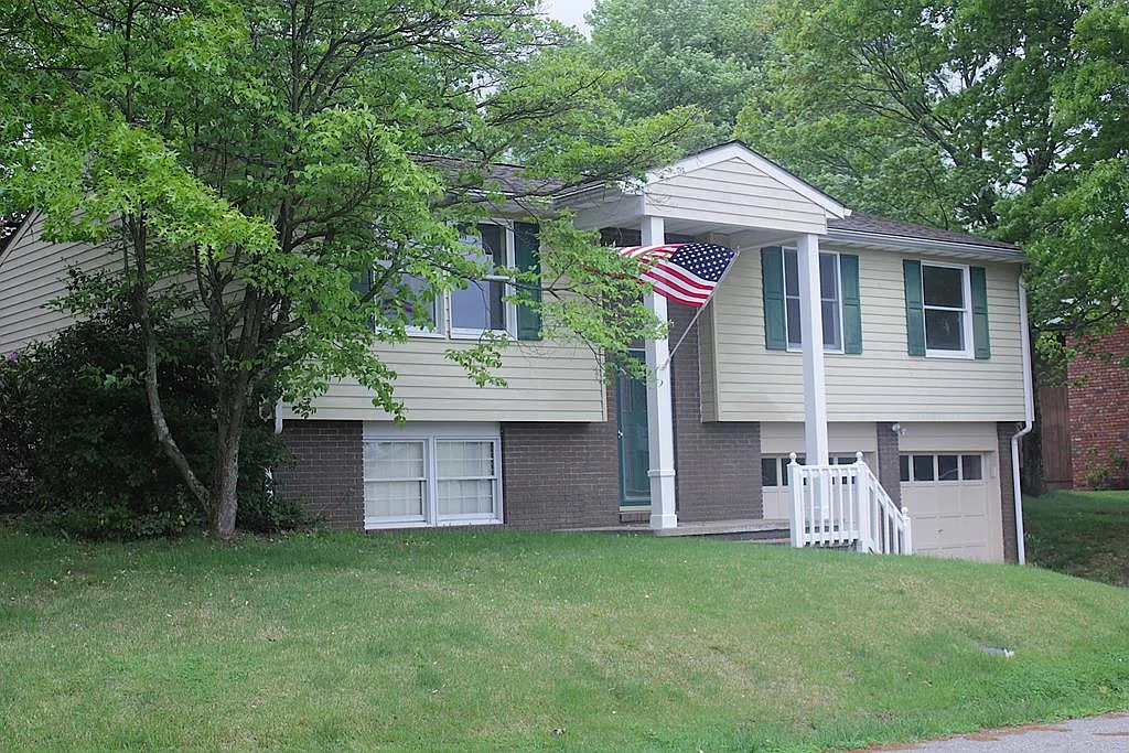 101 Lee Rd photo 1