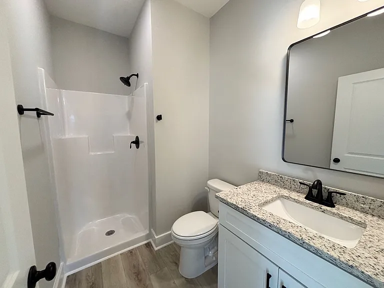 2703 Clark St Front Duplex — Photo 11