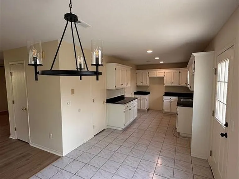 2226 E Cinnamon Way — Photo 6
