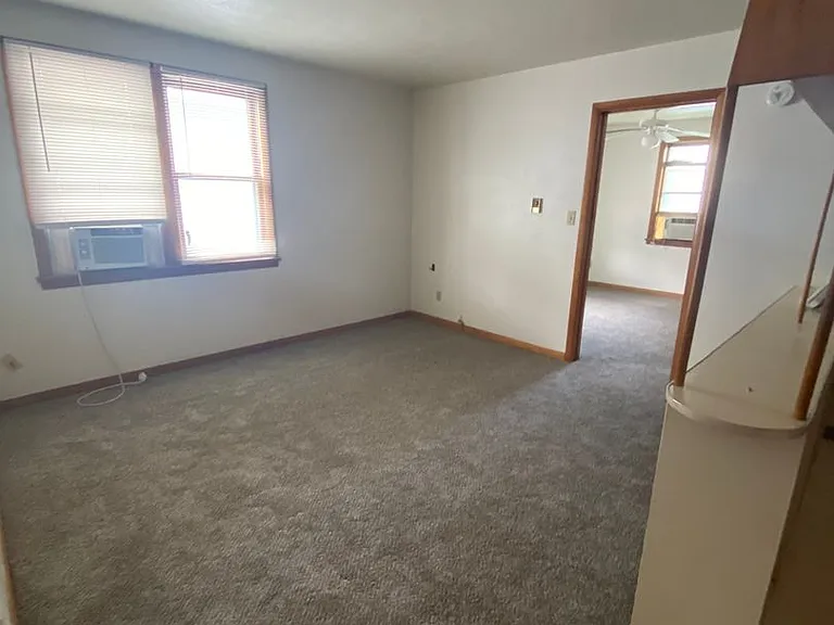 102 Andrew St — Photo 1