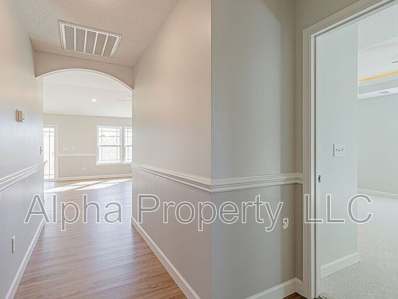 5th image of 2204 Davenport Ct