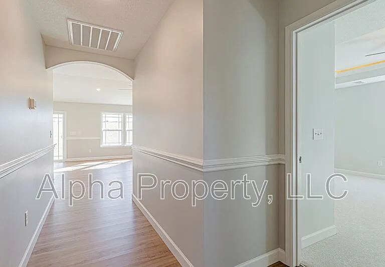 2204 Davenport Ct — Photo 5