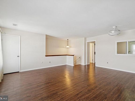 3rd image of 1219 Crosshill Ct