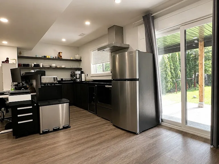 2610 Leonard St — Photo 23