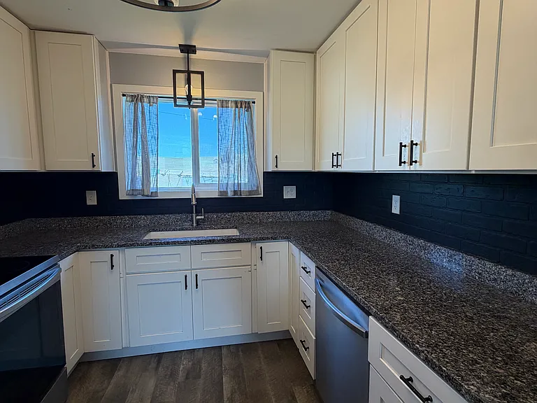 412 E California St — Photo 10