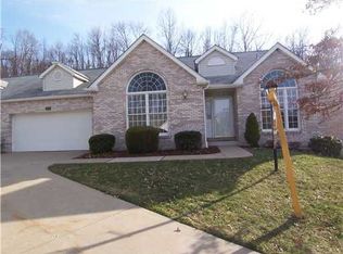 359 Country View Dr, Lower Burrell, PA 15068