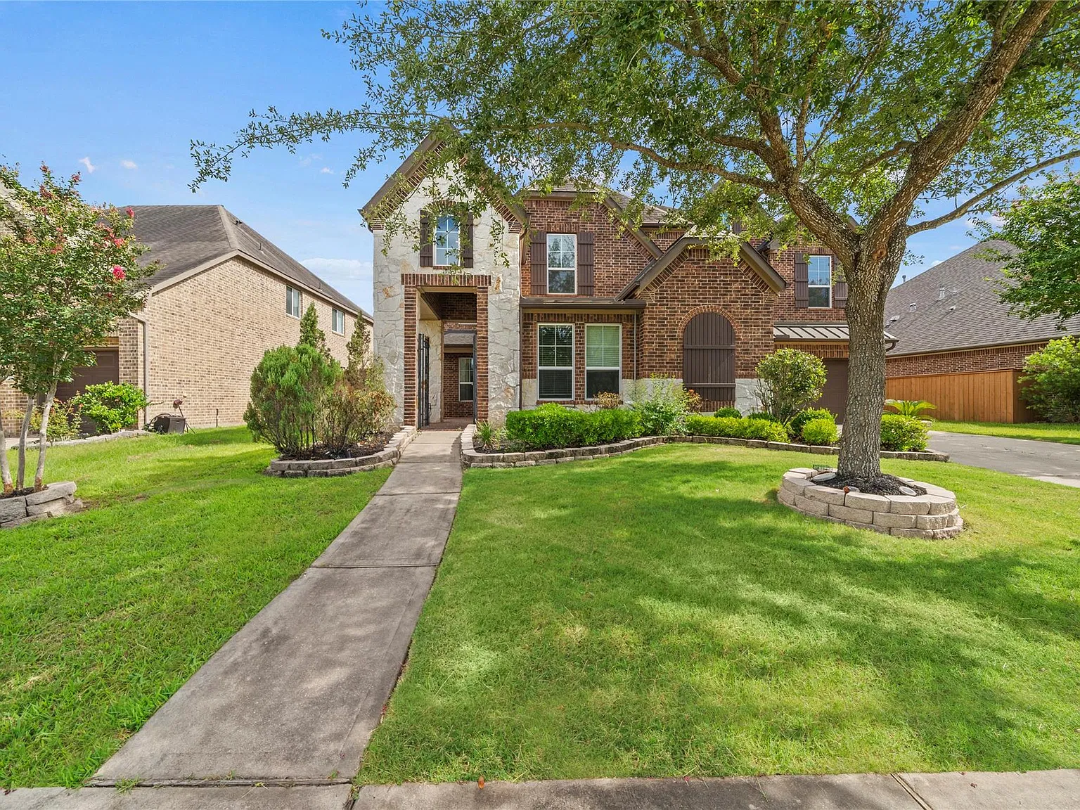 5 bed, 3.5 bath, 4095 sqft, $3,900 — Photo 4