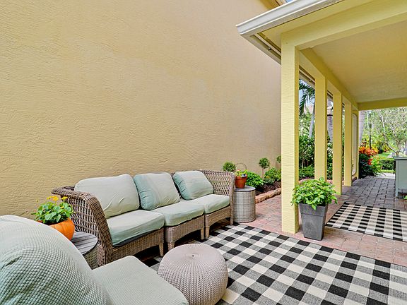 2nd image of 1922 SE Niceville Drive