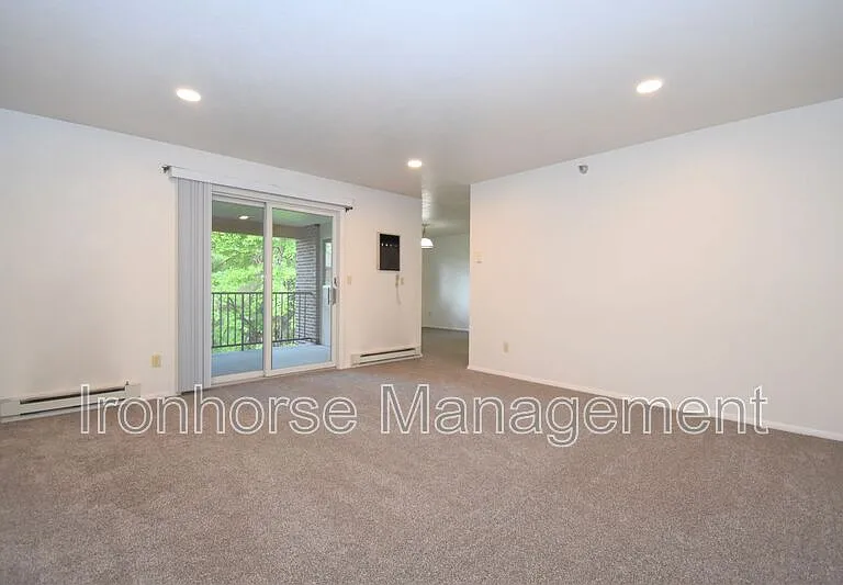 813 W Villard St #78 — Photo 3
