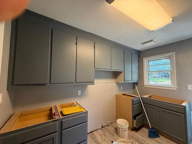 166 Buckingham Ave — Photo 2