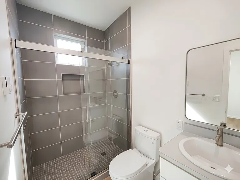 746 NE Revere Ave — Photo 22