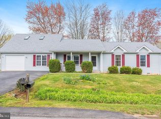 158 Ambler Ln, Falling Waters, WV 25419