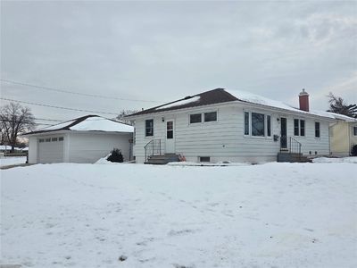 425 28th St NW, Cedar Rapids, IA, 52405