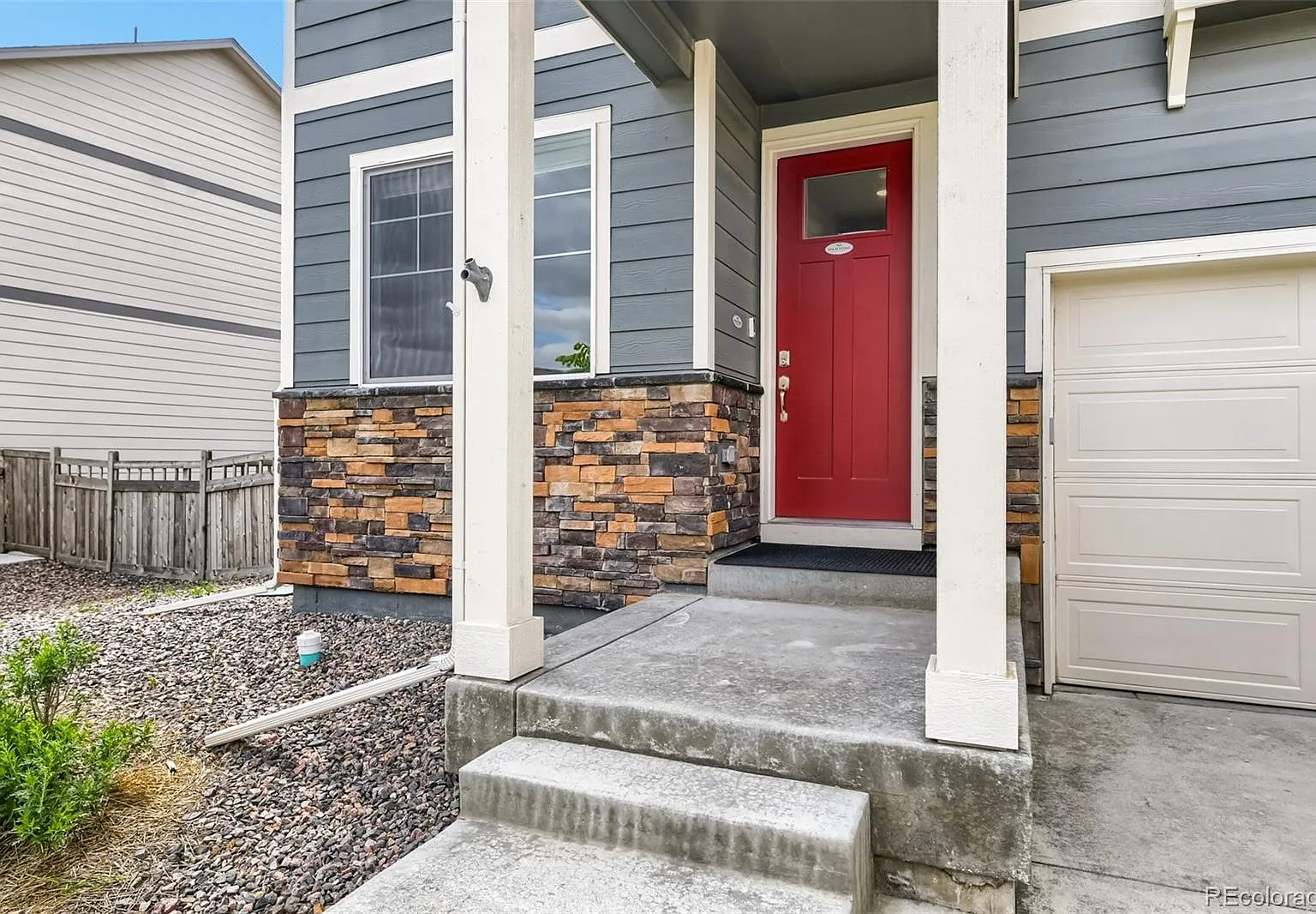 4 bed, 2.5 bath, 2455 sqft, $3,000 — Photo 1