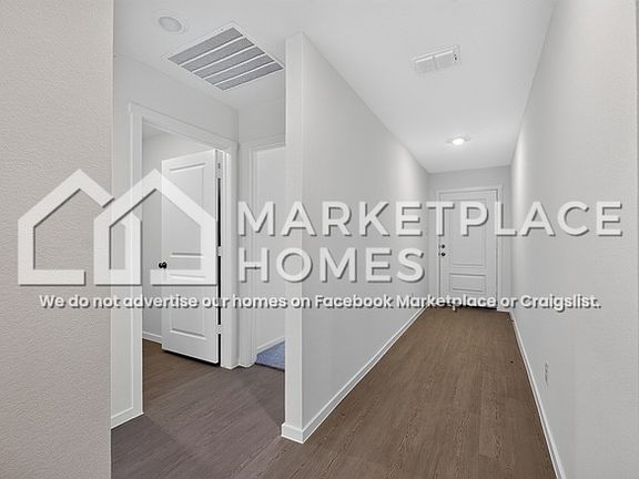 4th image of 648 Marilynn Way