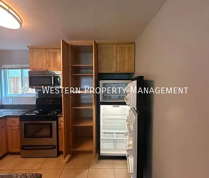 250 Palo Alto Ave #1 — Photo 35