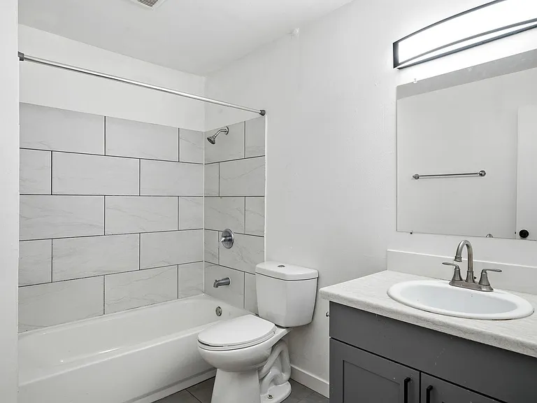 White Center — Photo 34