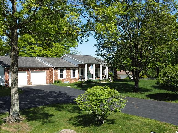 3rd image of 2435 Arabella Dr NE