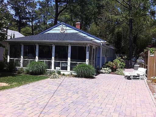 1st image of 121 Cullen St