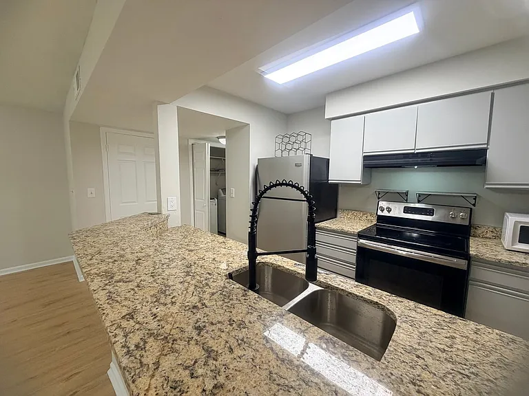 1850 Atlantic Dr #115 — Photo 8