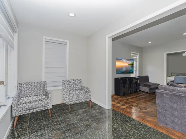 1726 East 4th Street image 3 of 18