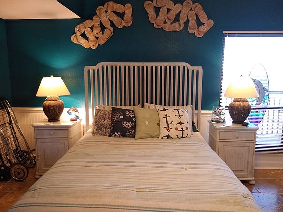 soundside queen bed