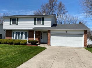 319 Cottonwood Dr, Williamsville, NY