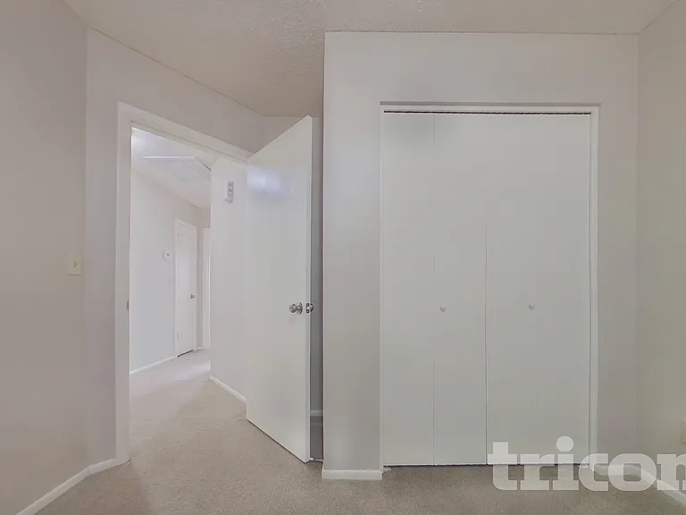 9607 N 88th Dr — Photo 10