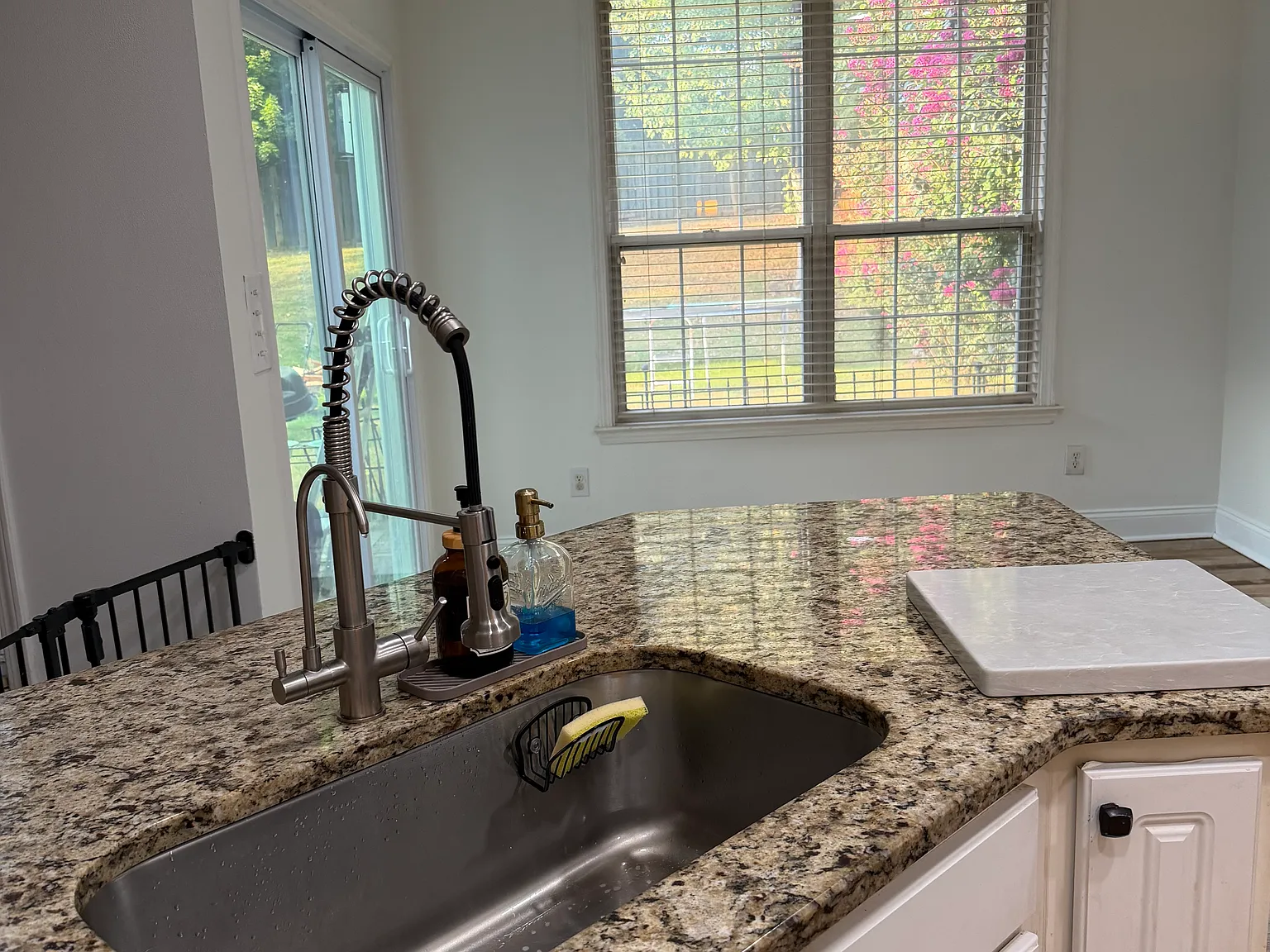 4 bed, 1803 sqft, $2,500 — Photo 4