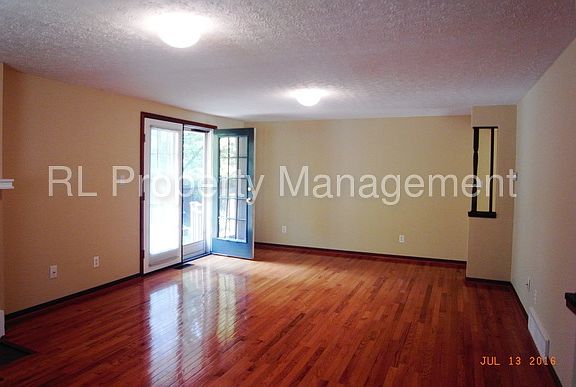 4th image of 185 E Stanton Ave