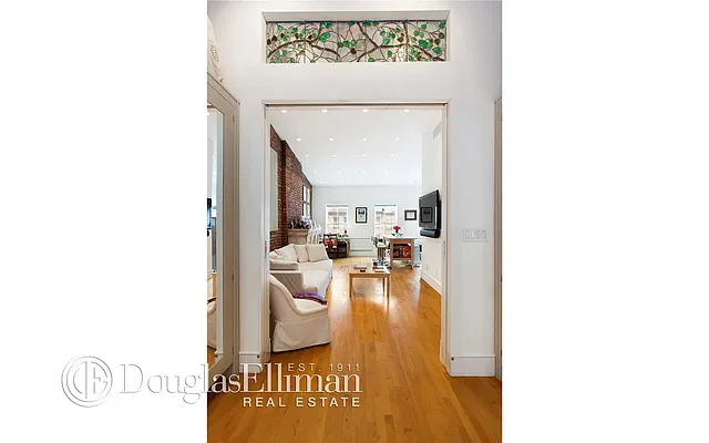 Rented by Douglas Elliman | media 23