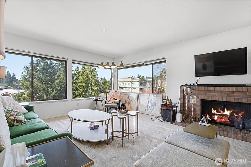 4th image of 10101 SE 3rd Street #402