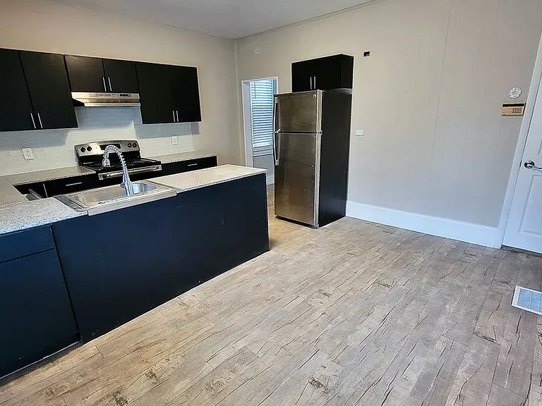 1407 Virginia Ave — Photo 5