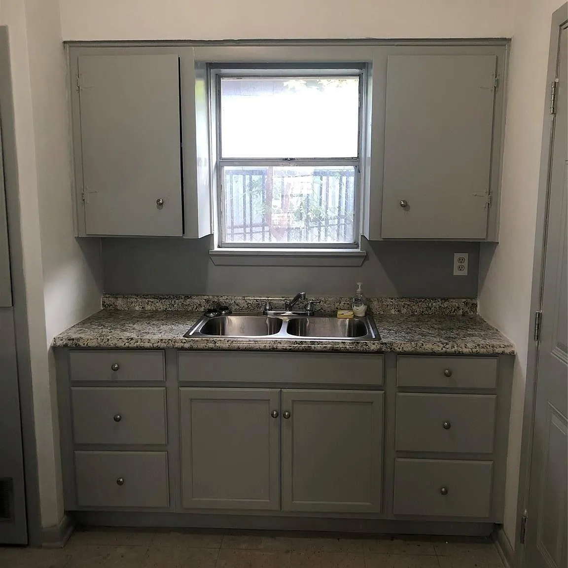 2 bed, 1.0 bath, 588 sqft, $900 — Photo 3