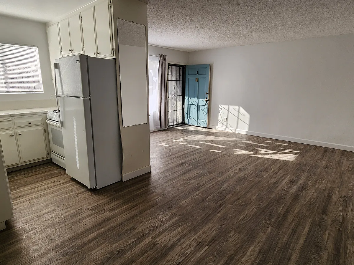 Building Photo - 1320 Felspar St #3