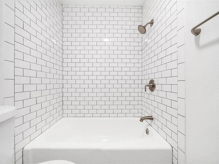 2610 Whitney St #2612 — Photo 12