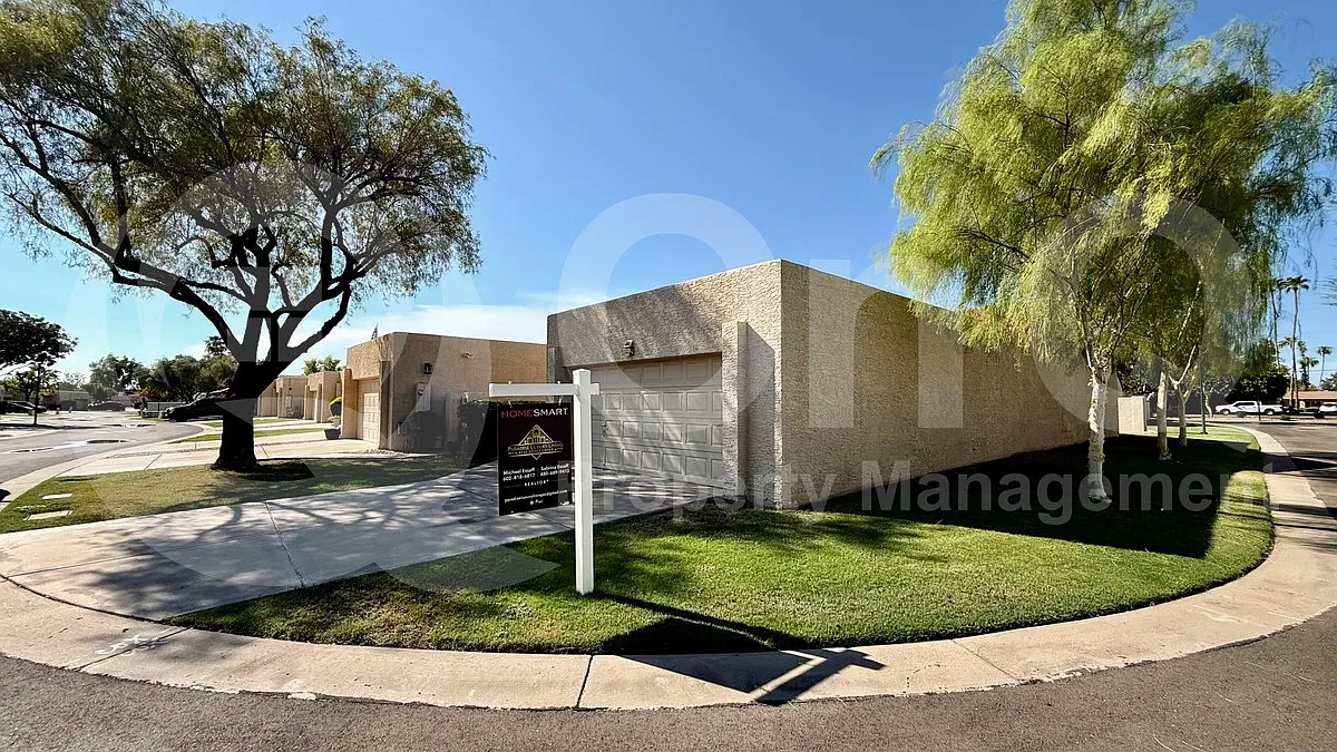 3 bed, 2.0 bath, $1,899 — Photo 1