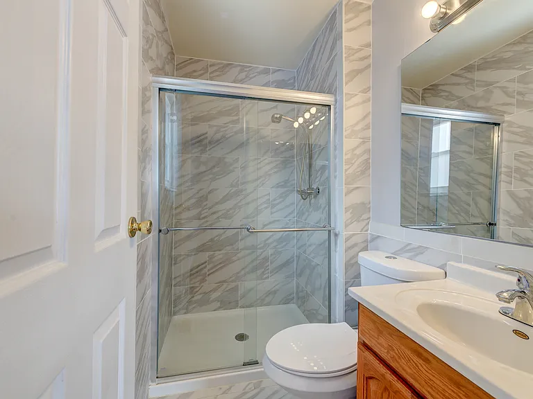 15481 Duxbury Way — Photo 24