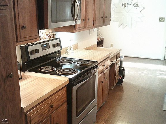 5th image of 5409 Greenwillow Rd
